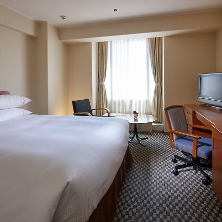 Sheraton Miyako Hotel Осака Экстерьер фото